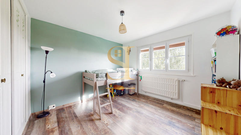 Maison - 99 m² - 6 pièces