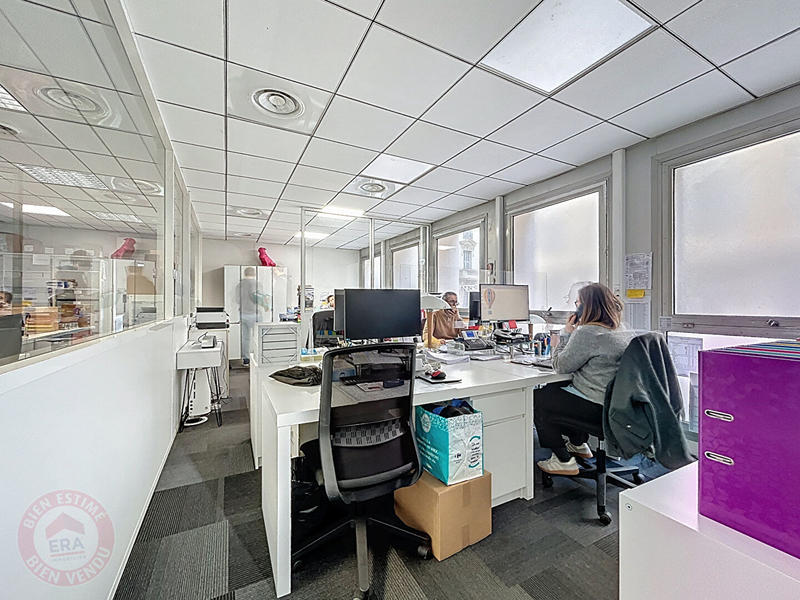 Bureau - 210 m² - 10 pièces