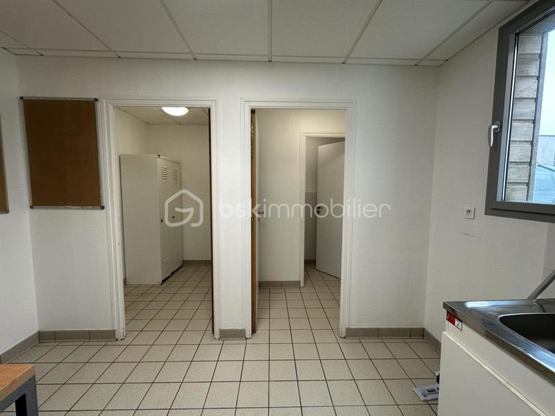 Local commercial - 270 m² - 12 pièces