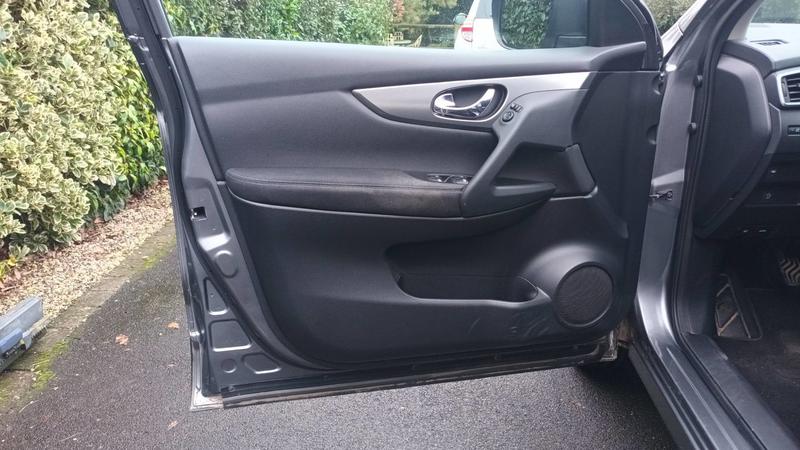 Nissan Qashqai II 1.2 Dig-T 115 n-Connecta - 5 places