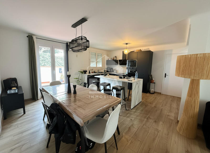 Maison - 95 m² - 5 pièces