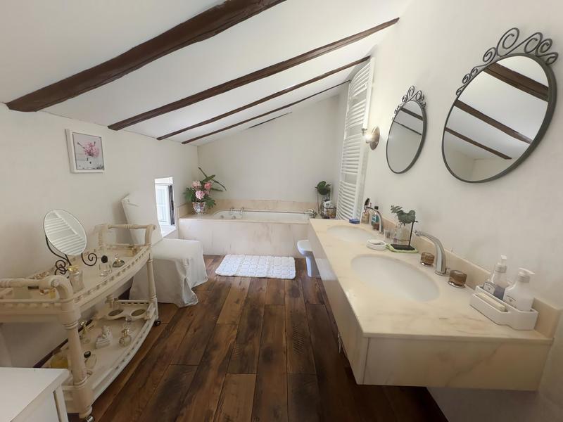 Maison de maîtres - 260 m² - 8 pièces