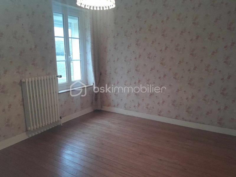 Maison - 650 m² - 6 pièces