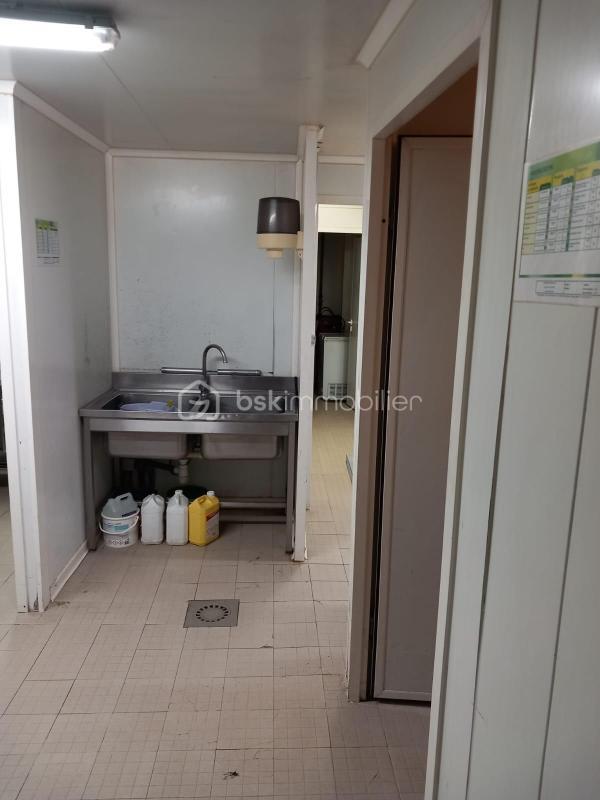 Local commercial - 100 m² - 5 pièces