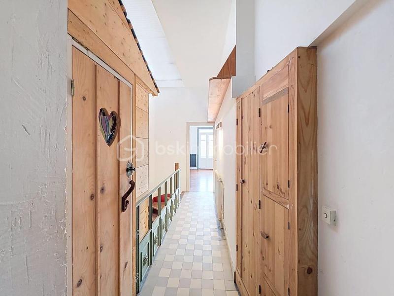 Maison - 185 m² - 7 pièces