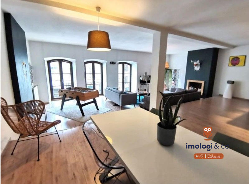 Loft - 137 m² - 4 pièces