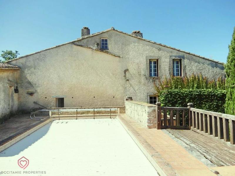 Demeure - 303 m² - 10 pièces