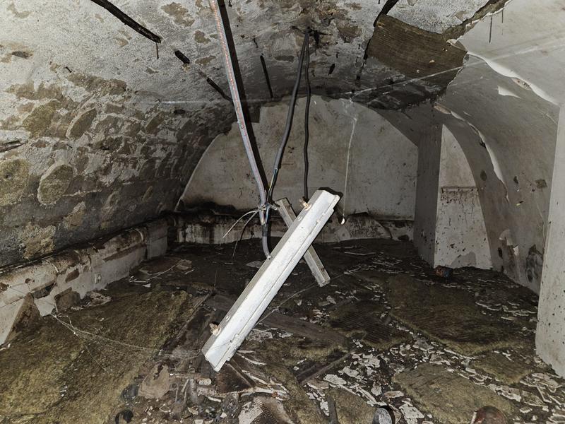 Magasins - 98 m² - 2 pièces