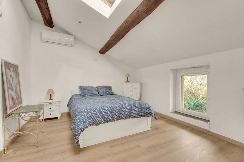 Maison - 300 m² - 11 pièces