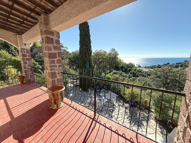 Villa - 155 m² - 6 pièces