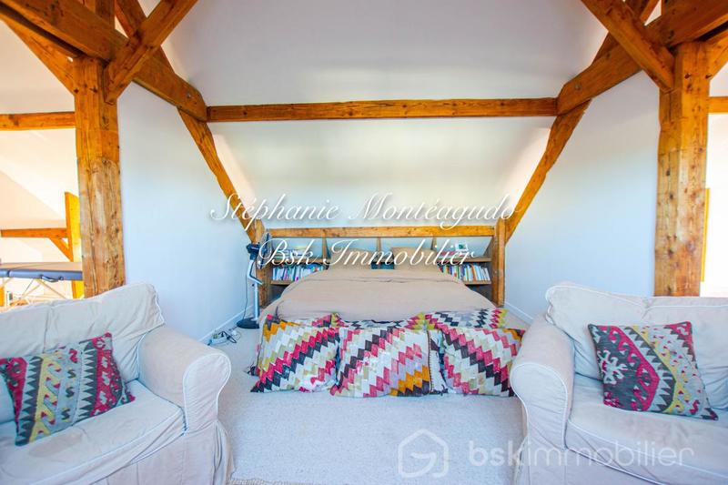 Demeure - 243 m² - 7 pièces