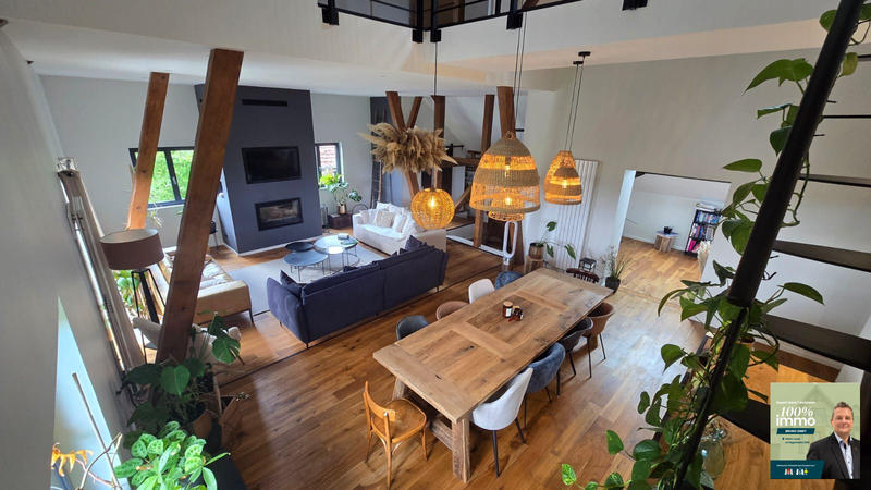 Maison - 239 m² - 6 pièces