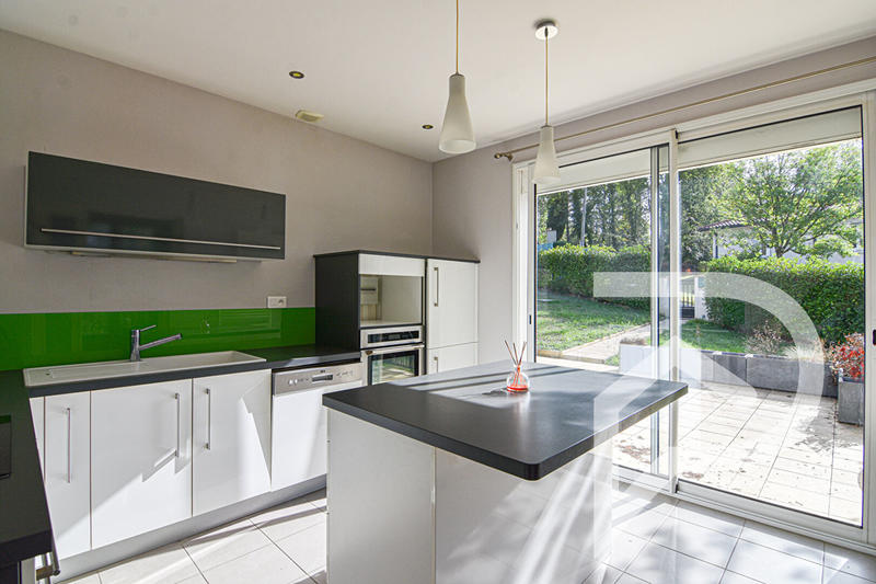 Maison - 136 m² - 7 pièces