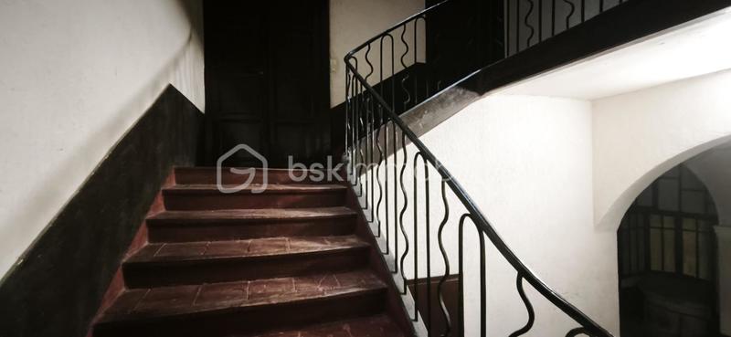 Studio - 123 m² - 5 pièces