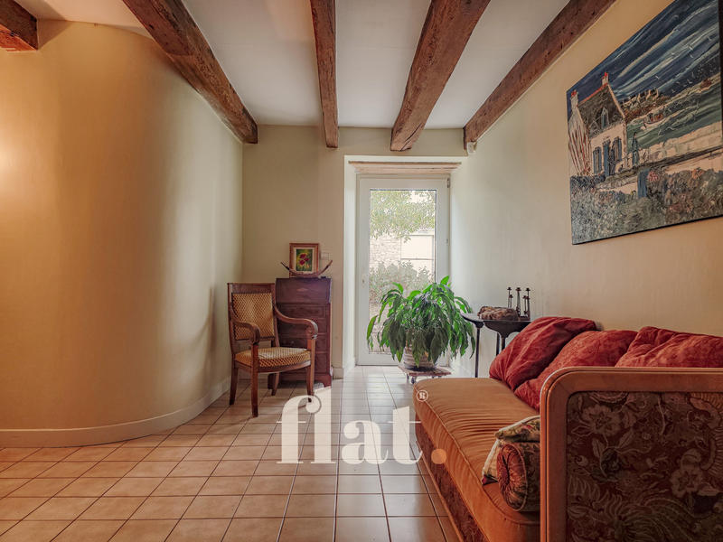 Propriété - 351 m² - 6 pièces