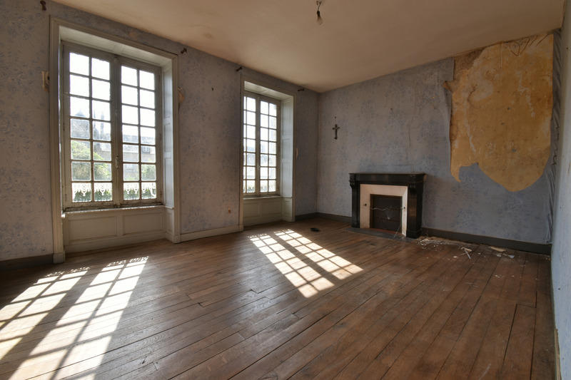 Maison - 168 m² - 8 pièces