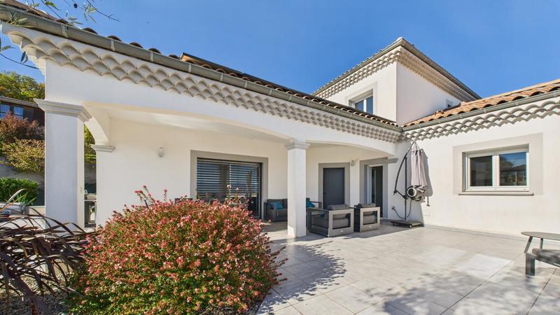 Pavillon - 177 m² - 7 pièces