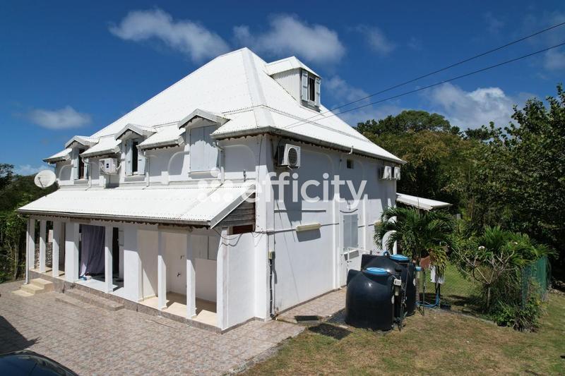 Immeuble - 255 m² - 10 pièces