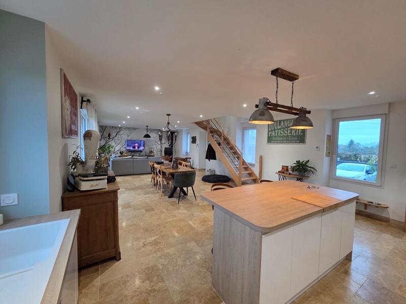 Maison - 156 m² - 5 pièces