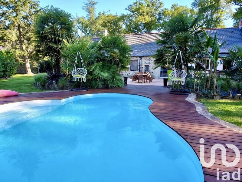 Maison - 235 m² - 6 pièces