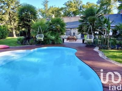 Maison - 235 m² - 6 pièces