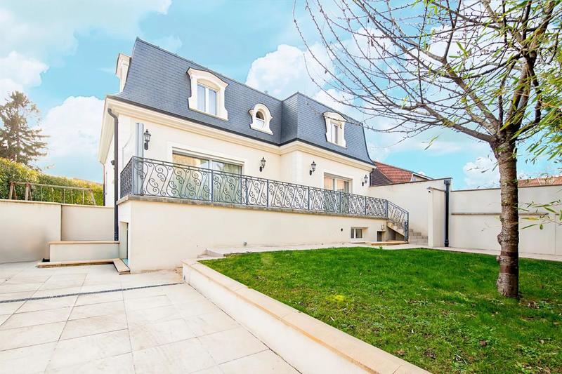 Maison d'architecte - 350 m² - 7 pièces