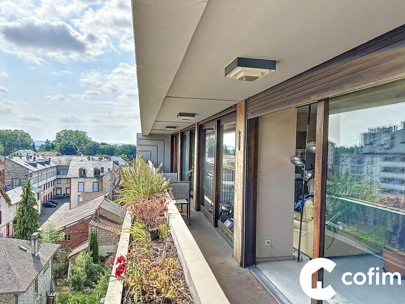 Appartement - 160 m² - 8 pièces