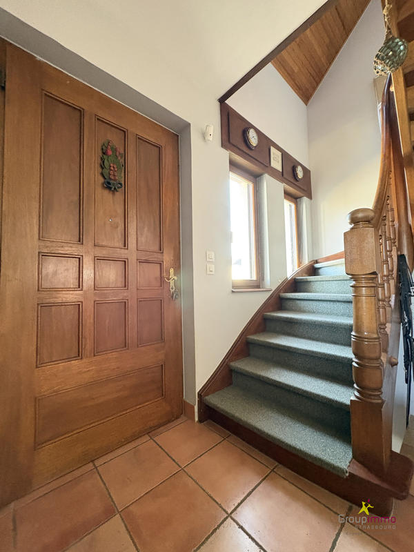 Maison - 245 m² - 8 pièces