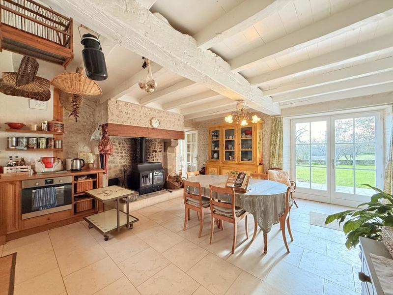 Maison - 238 m² - 5 pièces