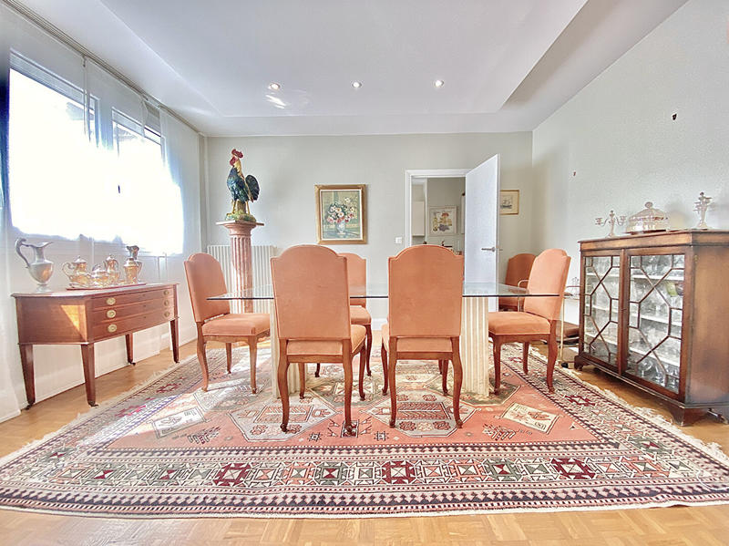 Appartement - 140 m² - 5 pièces