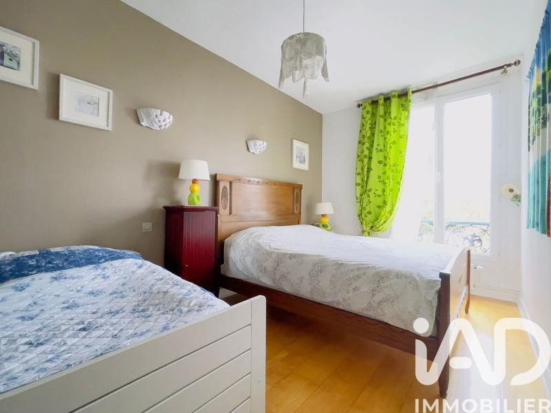 Maison - 246 m² - 10 pièces