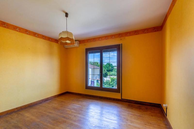 Maison - 215 m² - 9 pièces