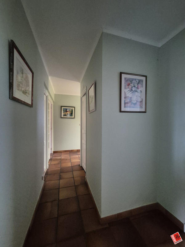 Maison traditionnelle - 188 m² - 10 pièces