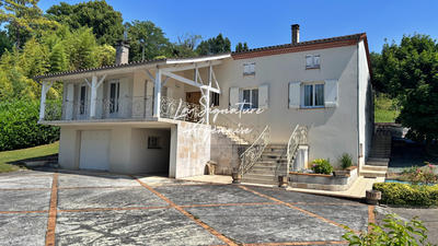 Maison - 140 m² - 5 pièces