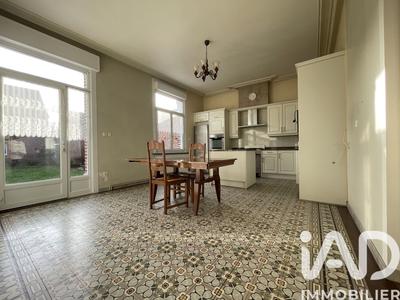 Maison - 218 m² - 11 pièces