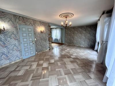 Maison traditionnelle - 145 m² - 6 pièces