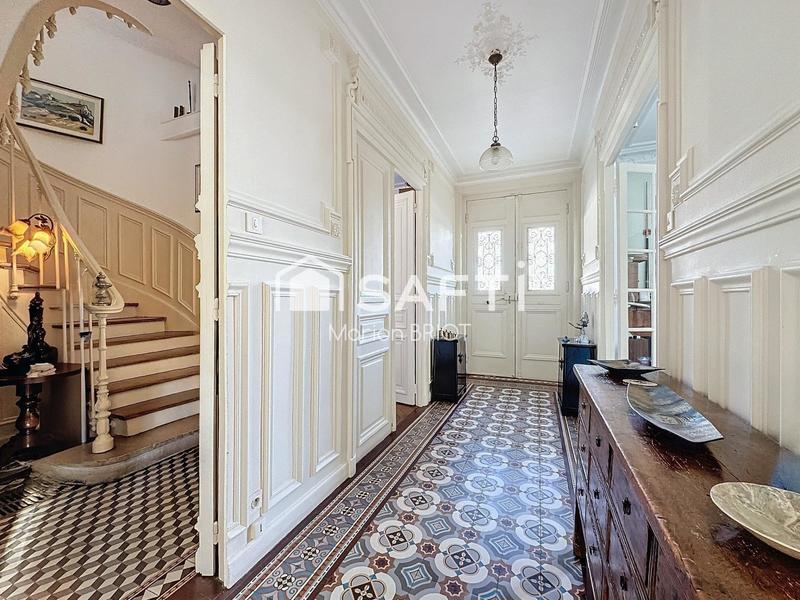 Maison de maîtres - 278 m² - 13 pièces