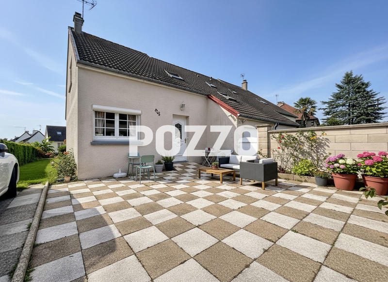 Maison - 98 m² - 4 pièces