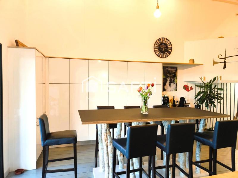 Loft - 125 m² - 4 pièces