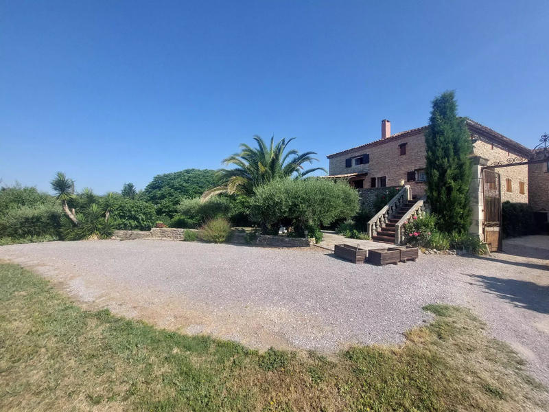 Maison - 335 m² - 15 pièces