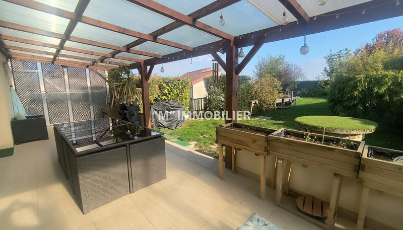 Maison - 247 m² - 9 pièces