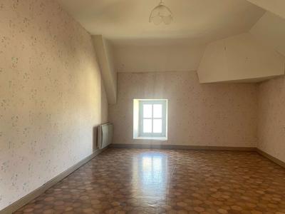 Maison - 84 m² - 6 pièces