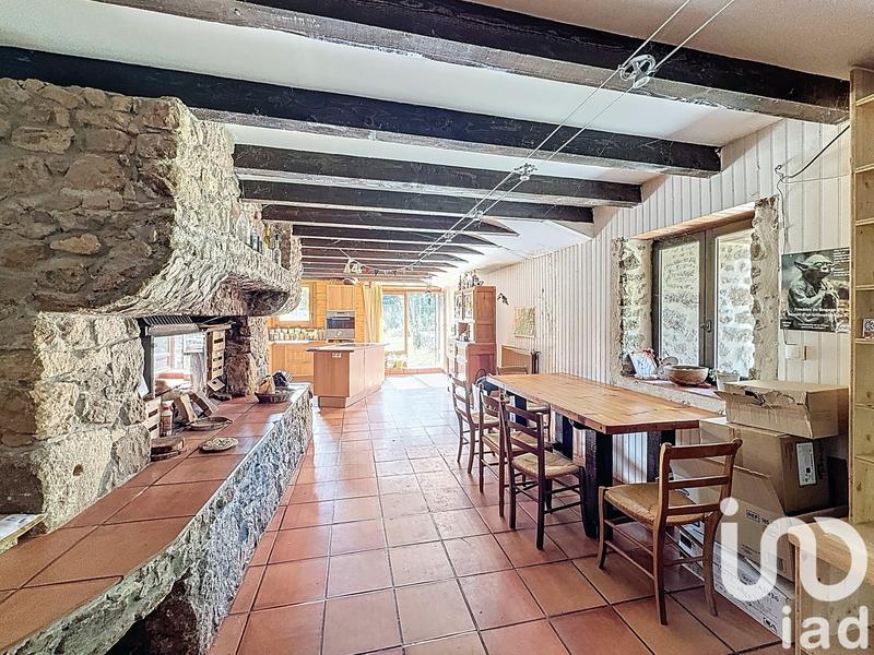 Maison - 214 m² - 7 pièces