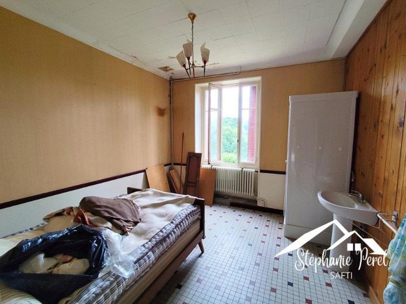 Maison - 256 m² - 13 pièces