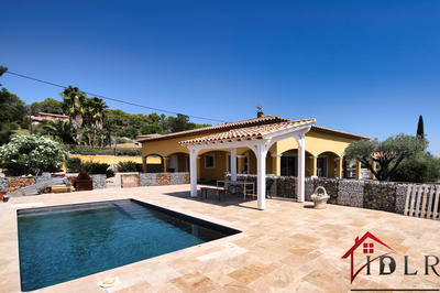 Villa - 201 m² - 12 pièces