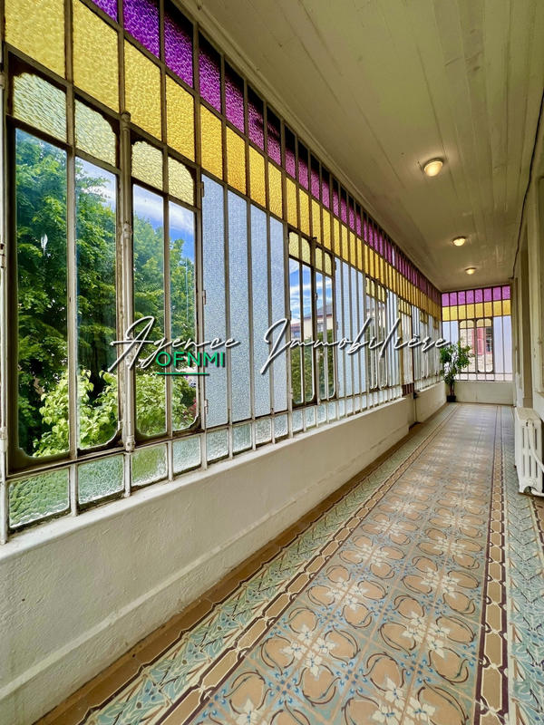 Propriété - 224 m² - 7 pièces