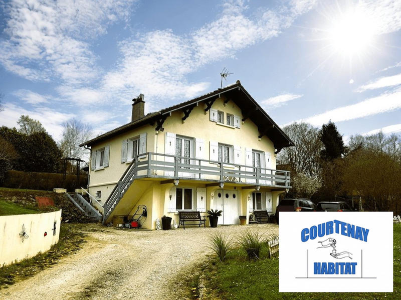 Maison - 95 m² - 9 pièces