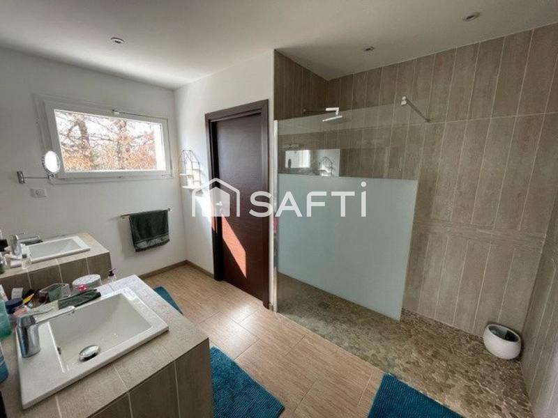 Villa - 205 m² - 5 pièces