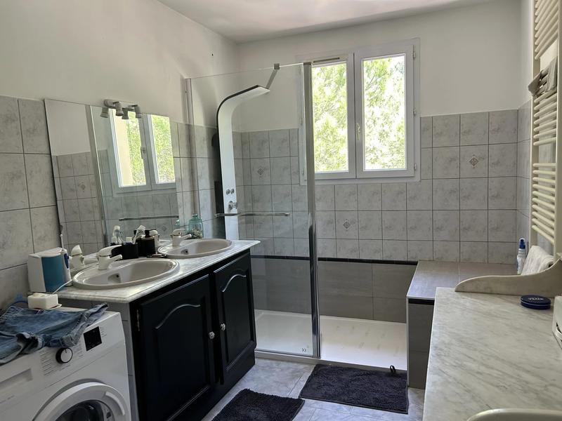 Maison - 230 m² - 5 pièces