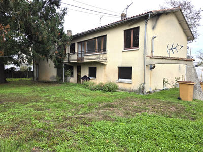 Maison - 264 m² - 9 pièces